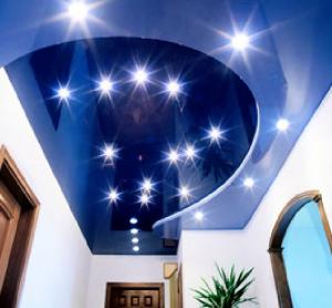 Красивый подвесной потолок должен обладать превосходным светоотражением