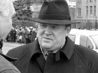 Прокатили Петрушу на тракторе Прокатили Петрушу на тракторе