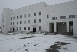 Все достается людям Все достается людям