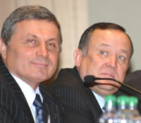 Аксененко – на выход! Аяцков – приготовиться! Аксененко – на выход! Аяцков – приготовиться!