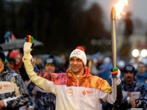 Огонь передадут через сотни рук Огонь передадут через сотни рук