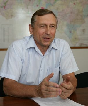 Анатолий Серебряков:  Раз в год работаю почтальоном
