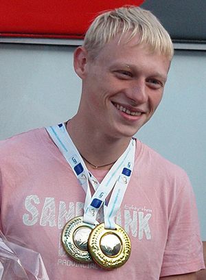 Захаров до Сисикина еще не допрыгнул Захаров до Сисикина еще не допрыгнул