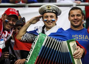 Российские фанаты «зажгли» на Евро-2012